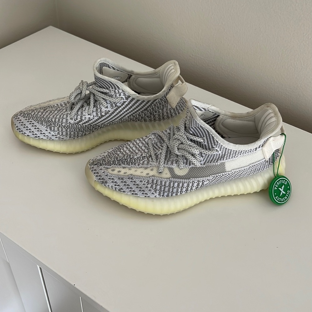 Yeezy Boost 350 V2. Size 5